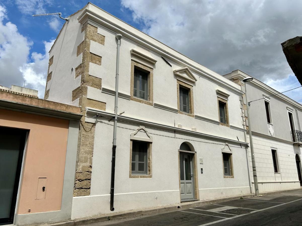 Palazzo Ma.Ri.Lu. Càbras Exterior foto